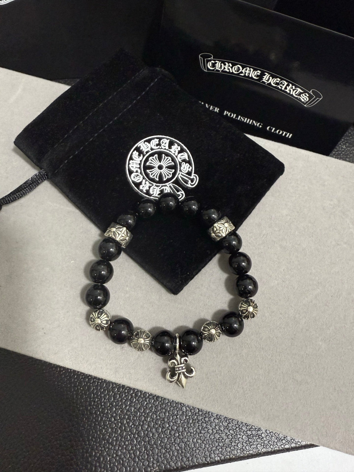 Martin Graham beaded bracelet in polished metal-tone – detail view