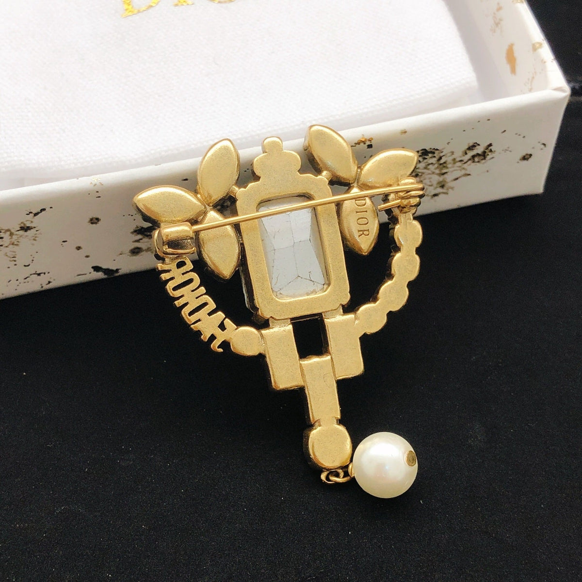 Martin Graham brooch in polished metal-tone – detail view