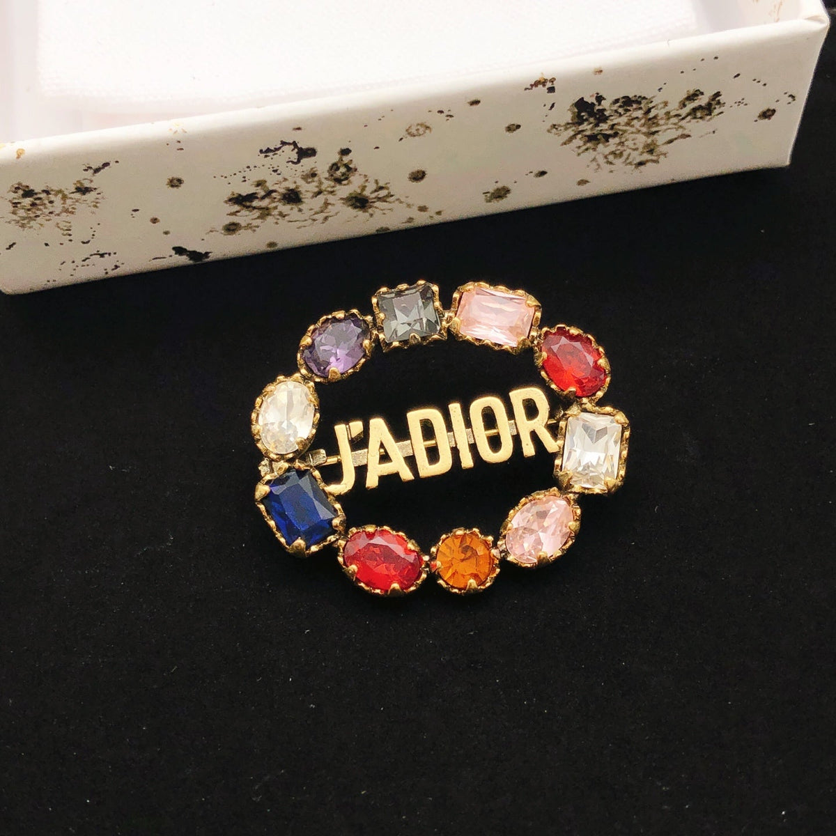 Martin Graham brooch in polished metal-tone – detail view