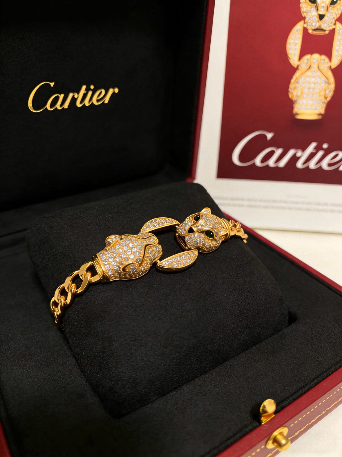 Martin Graham bracelet in polished metal-tone – detail view