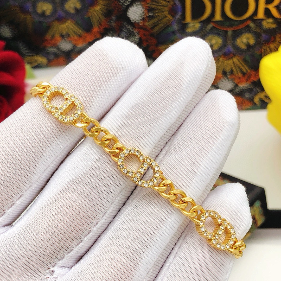 Martin Graham bracelet in polished metal-tone – detail view