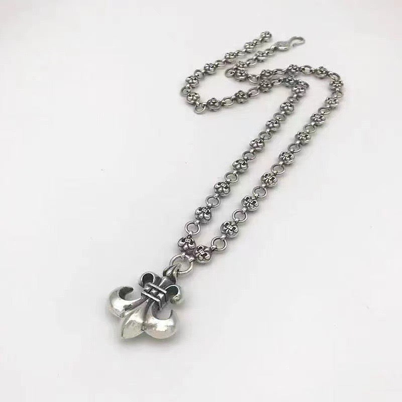 Martin Graham pendant necklace in polished metal-tone – detail view