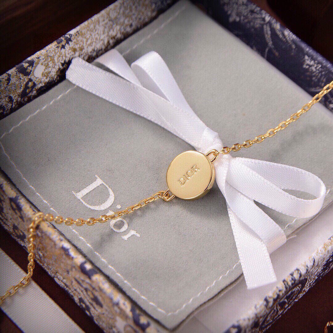 Martin Graham bracelet in polished metal-tone – detail view