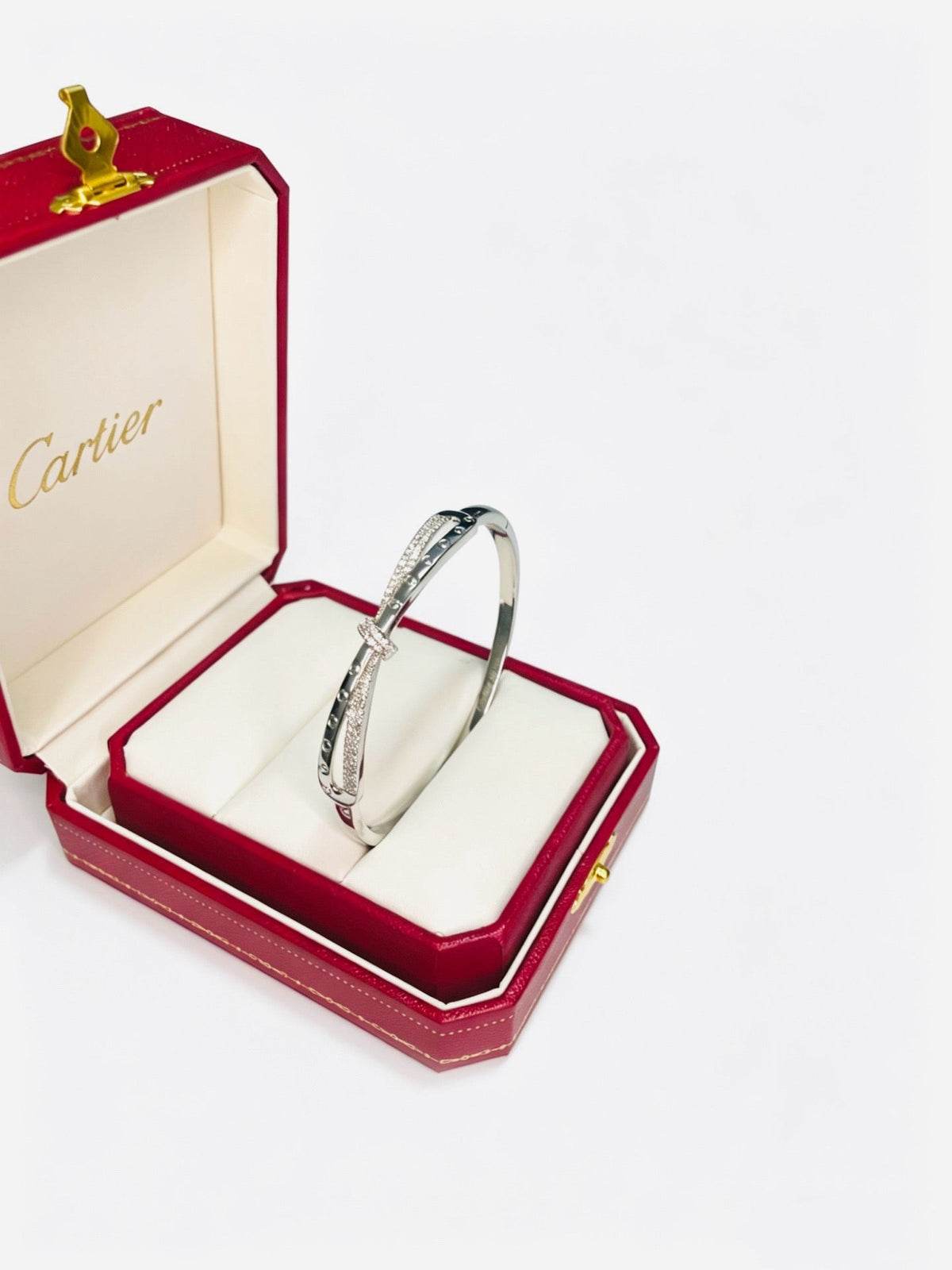 Martin Graham bracelet in polished metal-tone – detail view