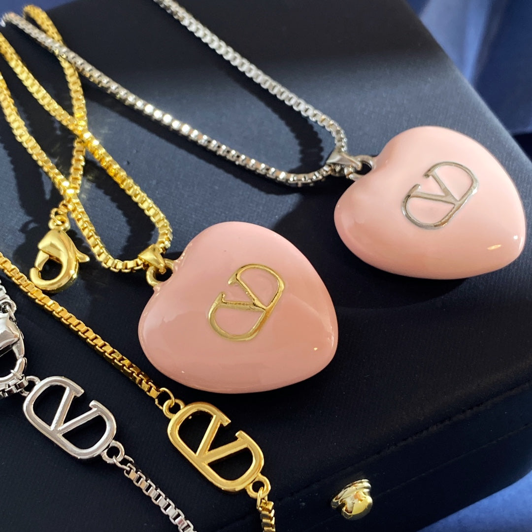 Martin Graham pendant necklace in polished metal-tone – detail view