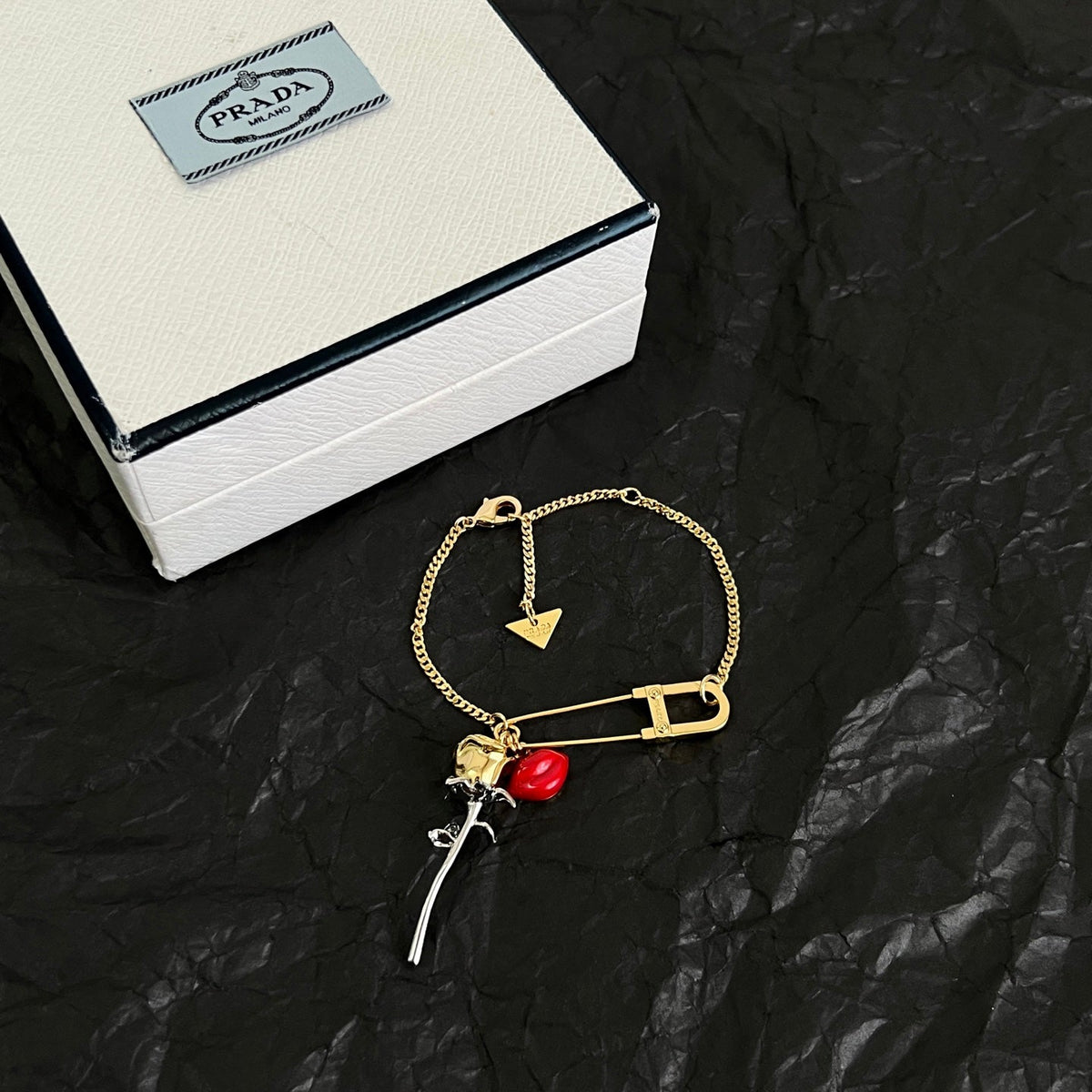 Martin Graham bracelet in polished metal-tone – detail view