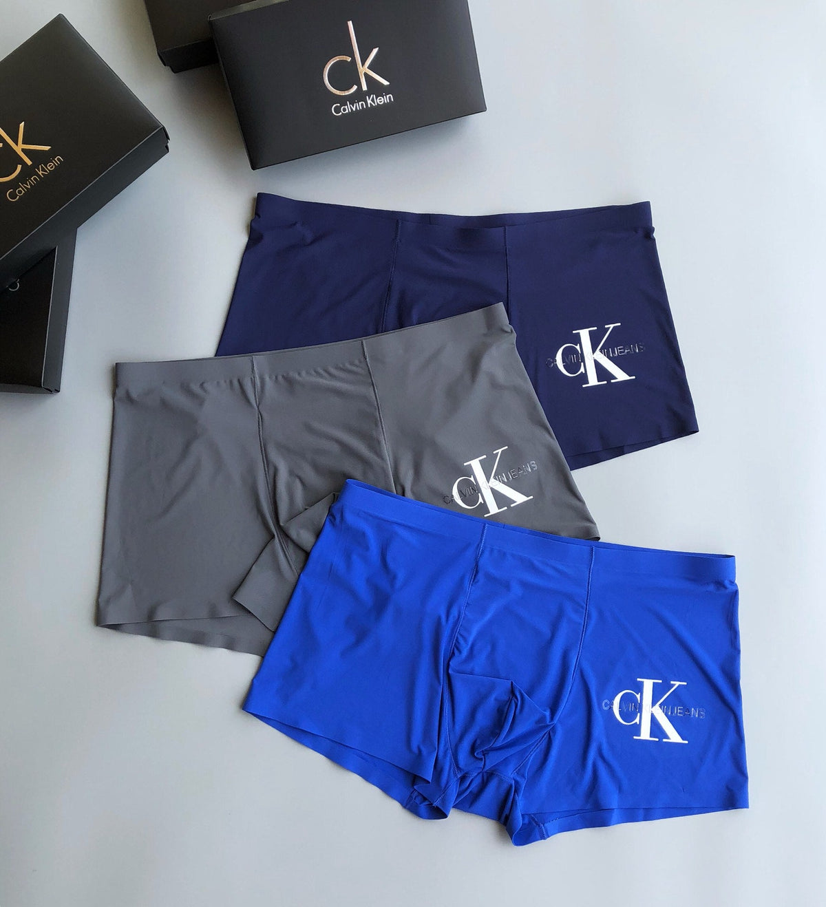 Calvin Klein Contrast Waistbands And Understated Front Branding Men's Boxer Briefs - 3-Piece Box