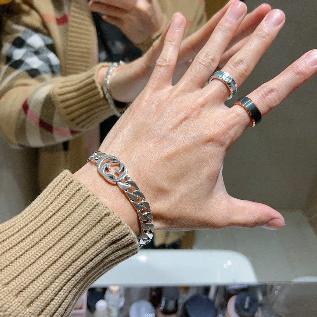 Martin Graham bracelet in polished metal-tone – detail view