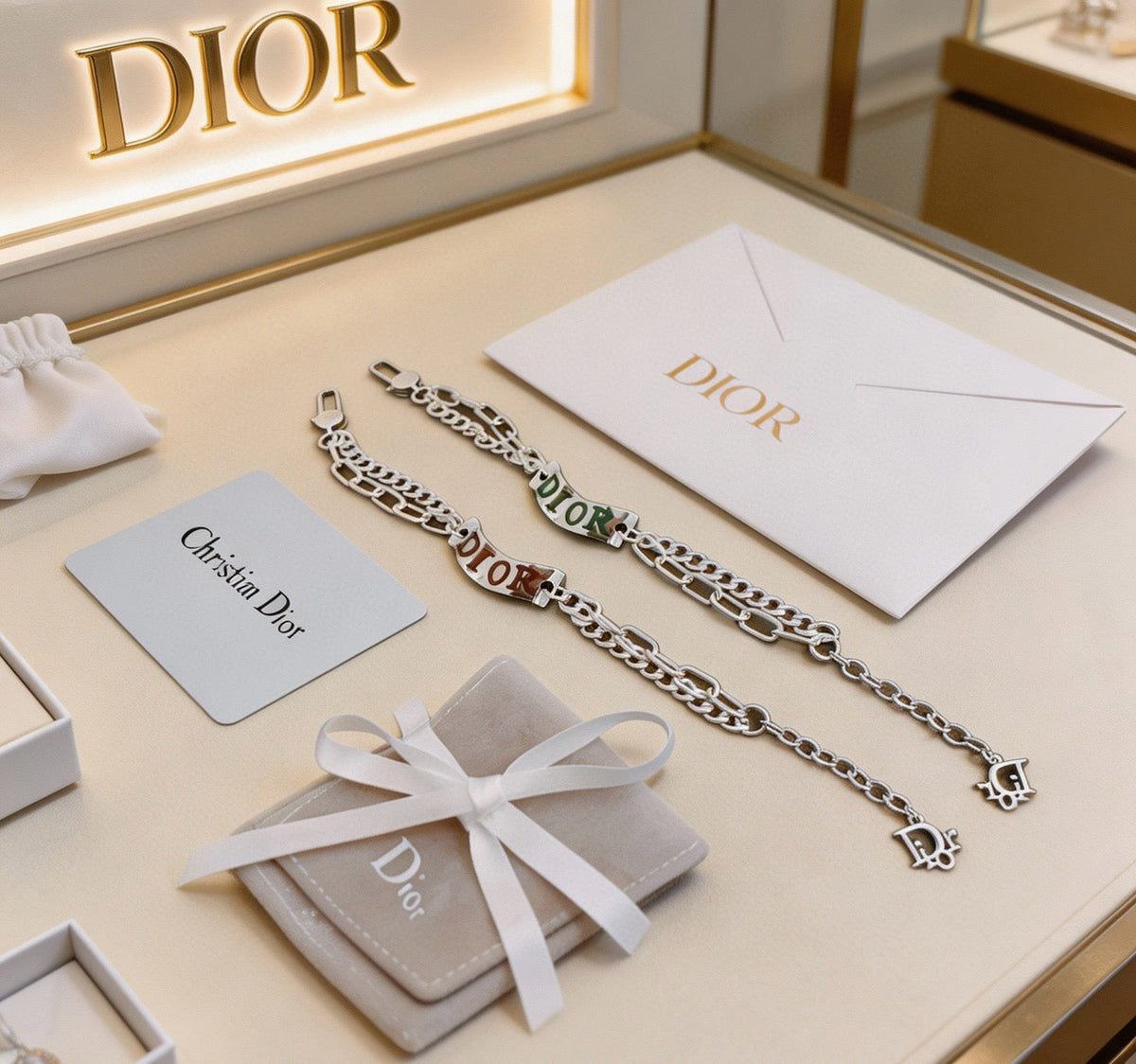 Martin Graham pendant necklace in polished metal-tone – detail view