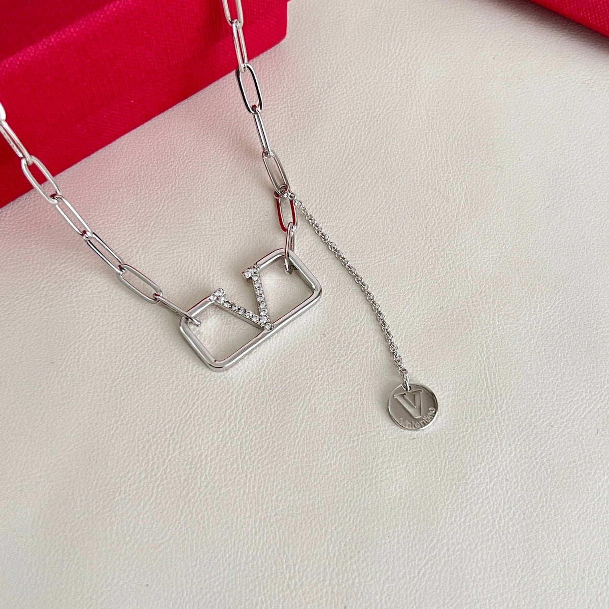 Martin Graham pendant necklace in polished metal-tone – detail view