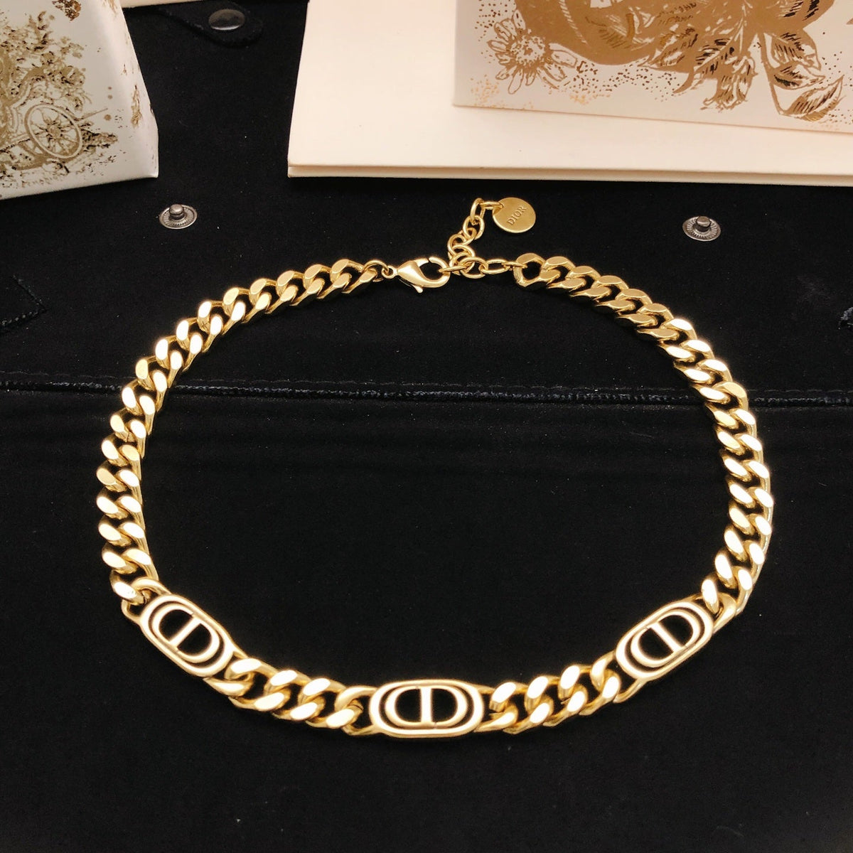 Martin Graham pendant necklace in polished metal-tone – detail view