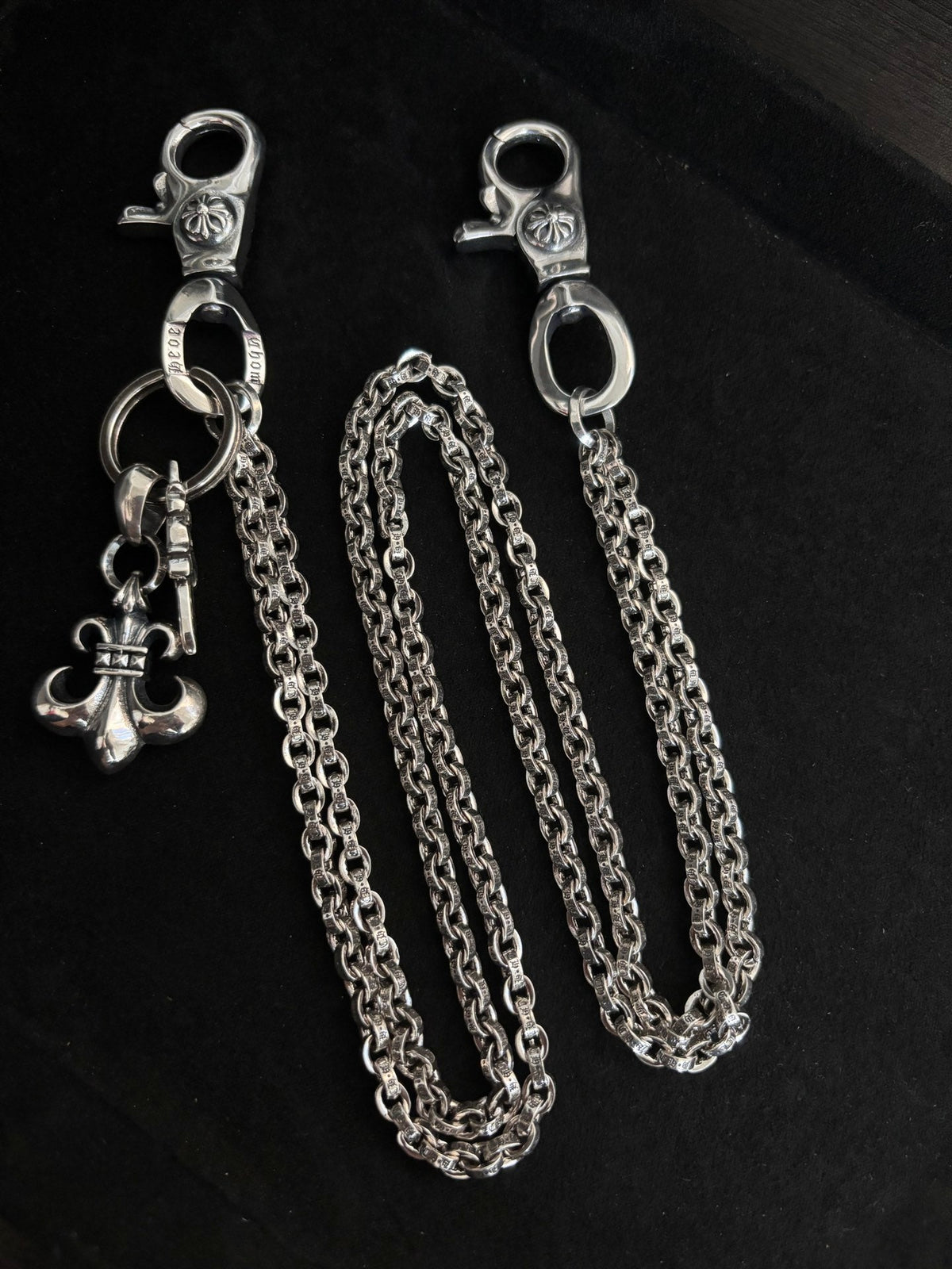 Martin Graham chain accessory in polished metal-tone – detail view