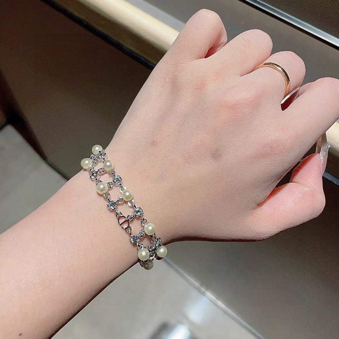 Martin Graham bracelet in polished metal-tone – detail view