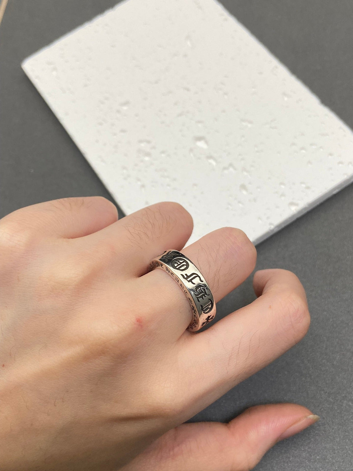 Martin Graham ring in polished metal-tone – detail view