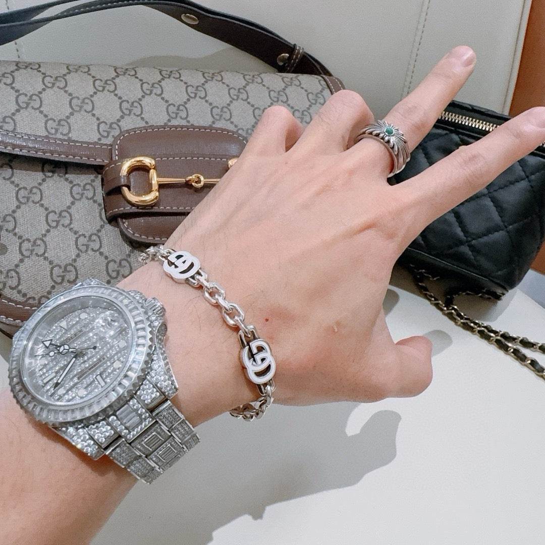 Martin Graham bracelet in polished metal-tone – detail view