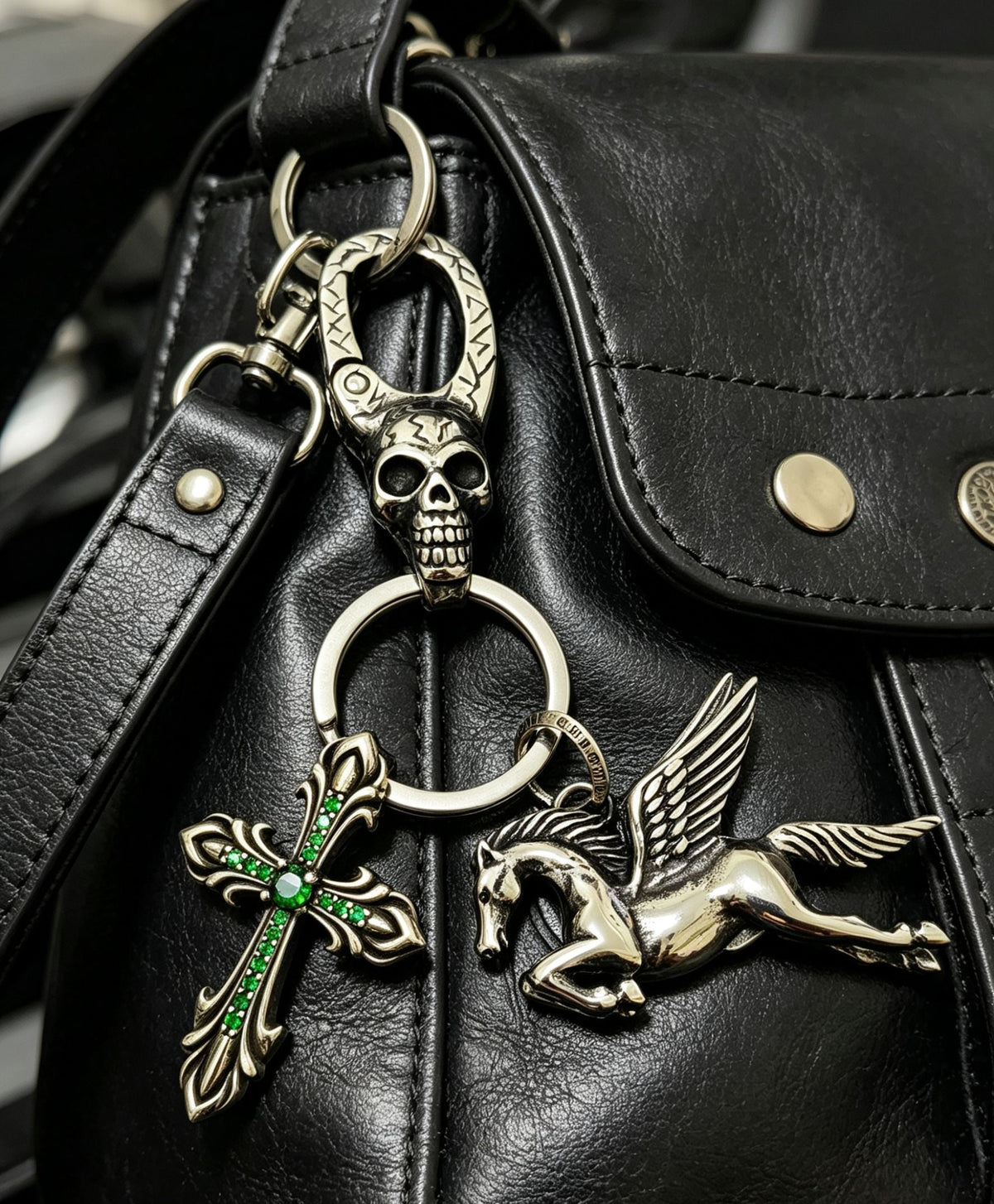 Martin Graham keychain in polished metal-tone – side detail
