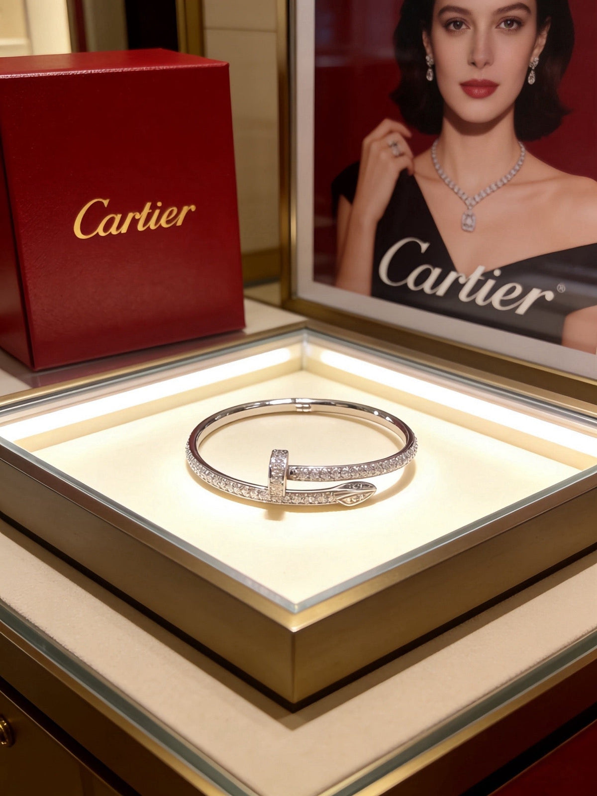 Martin Graham bracelet in polished metal-tone – side detail