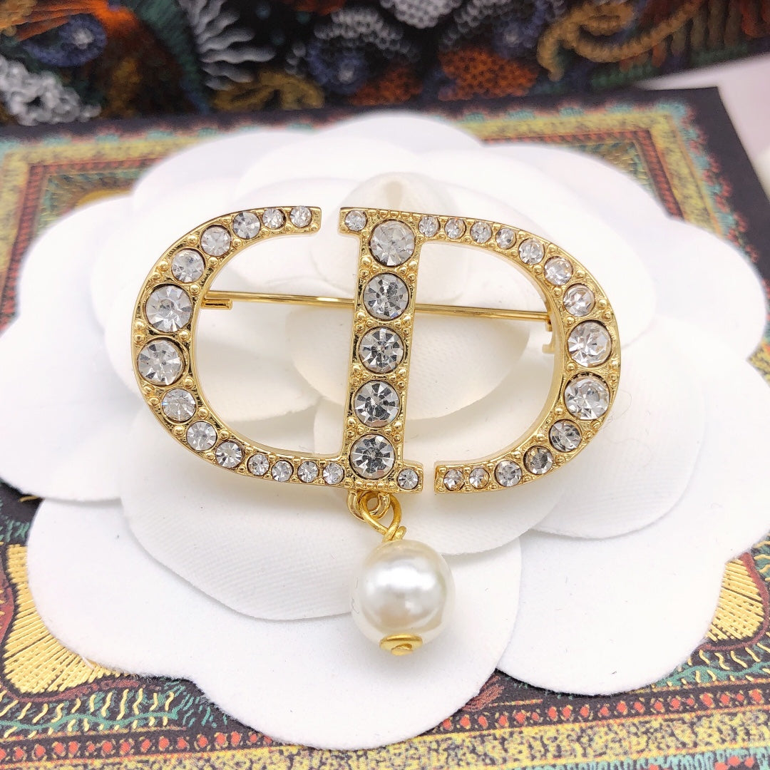 Martin Graham brooch in polished metal-tone – side detail