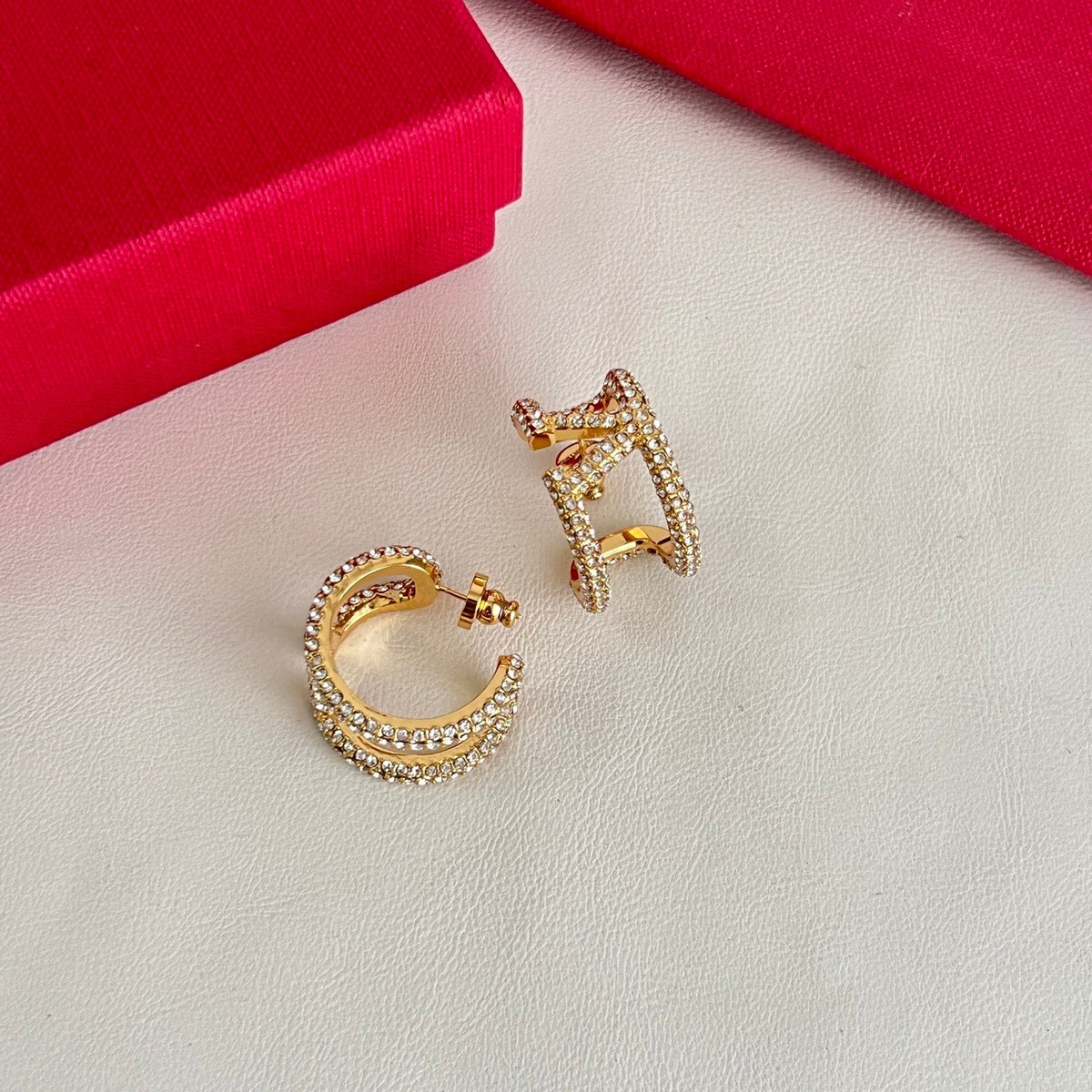 Martin Graham earrings in polished metal-tone – side detail