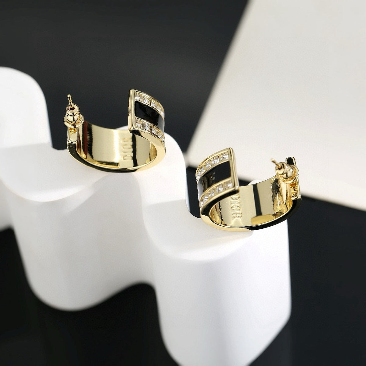 Martin Graham earrings in polished metal-tone – side detail