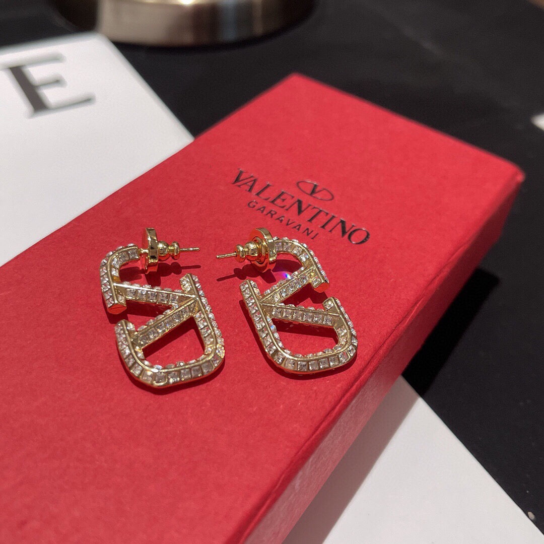 Martin Graham earrings in polished metal-tone – side detail