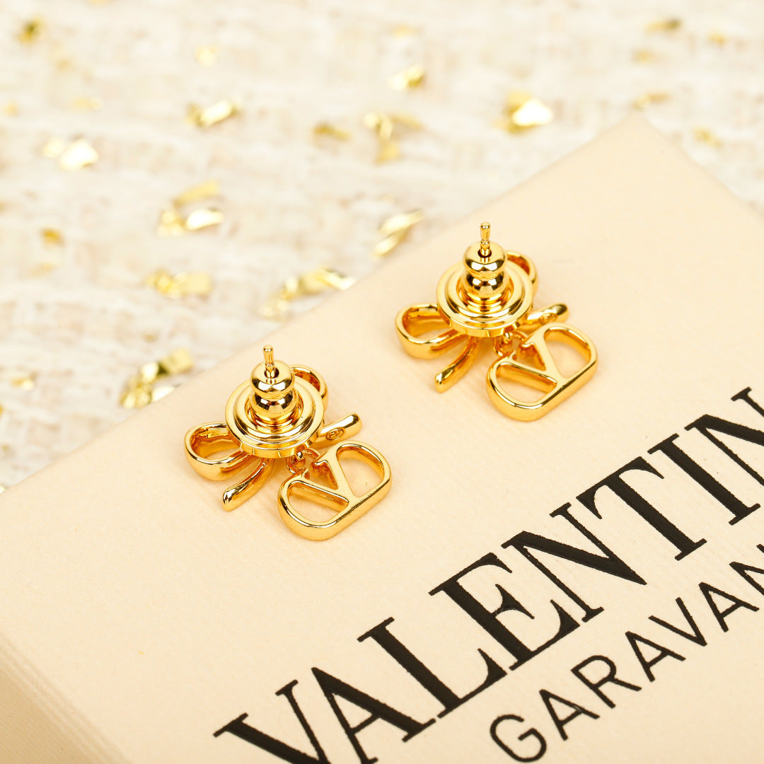 Martin Graham earrings in polished metal-tone – side detail