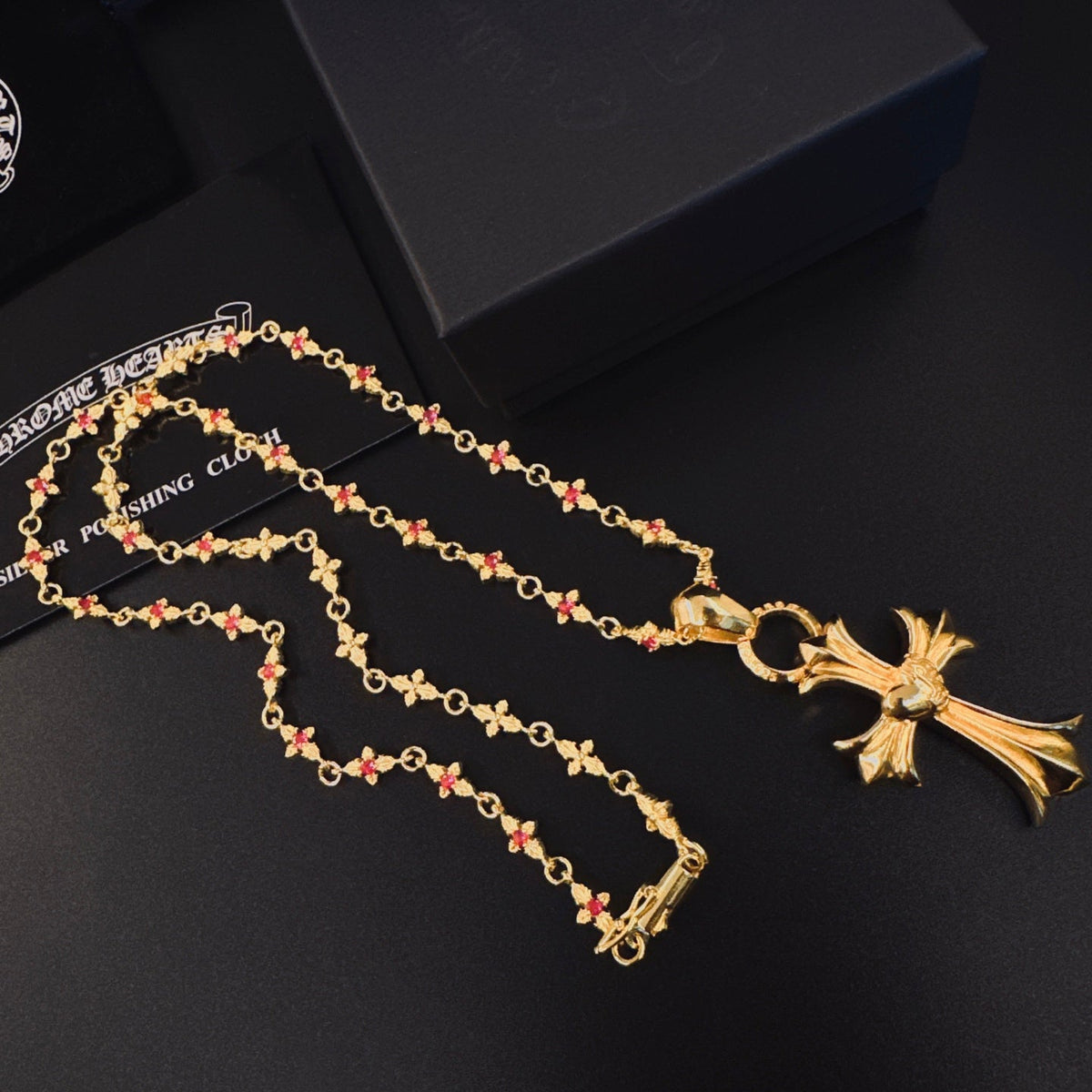 Martin Graham pendant necklace in polished metal-tone – side detail
