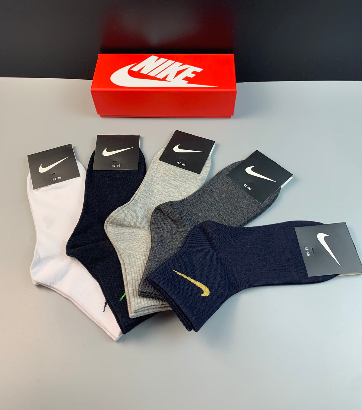 Nike Cotton Visible Logo, Stripe Or Motif Details Crew Socks
