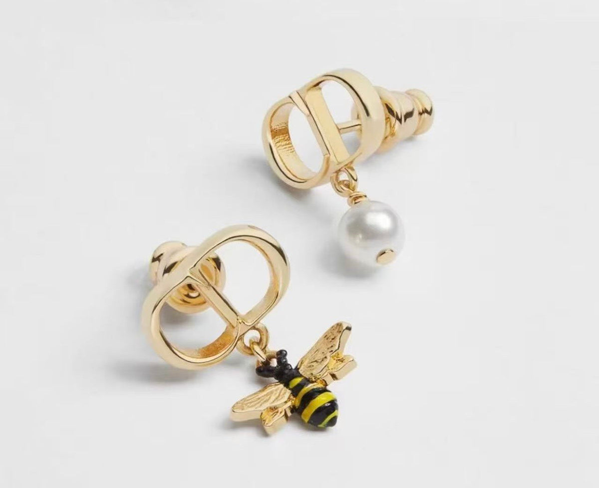 Martin Graham earrings in polished metal-tone – side detail