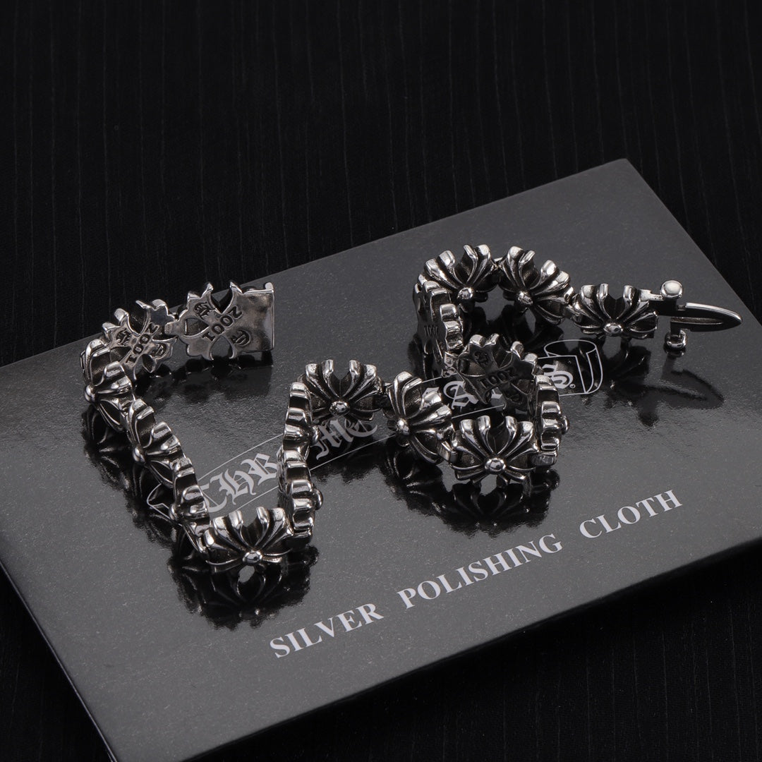 Martin Graham bracelet in polished metal-tone – side detail