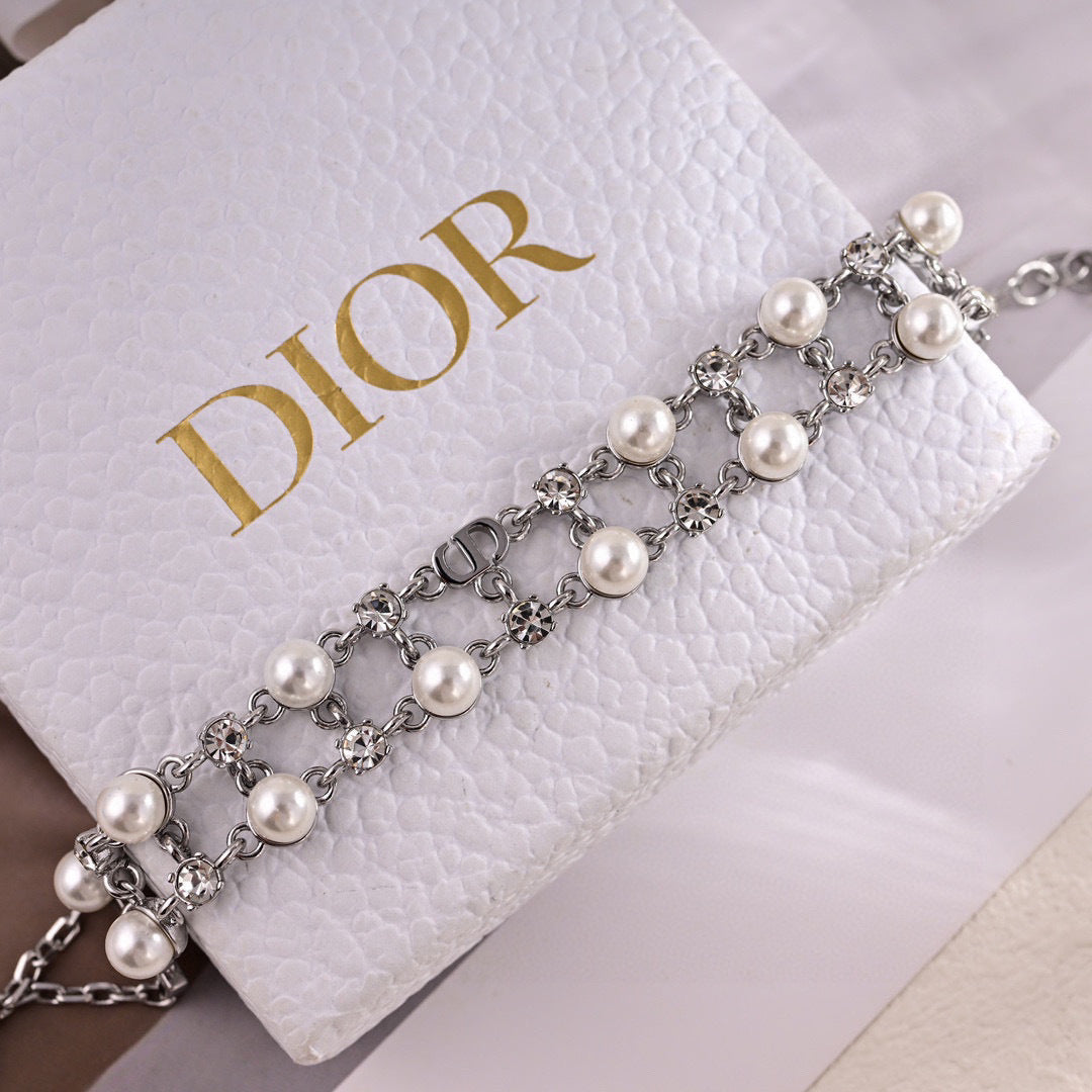 Martin Graham bracelet in polished metal-tone – side detail