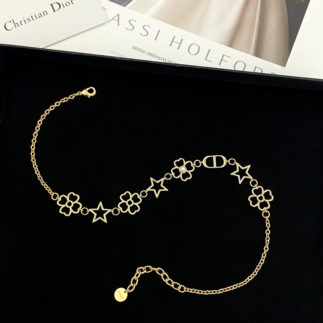 Martin Graham pendant necklace in polished metal-tone – side detail