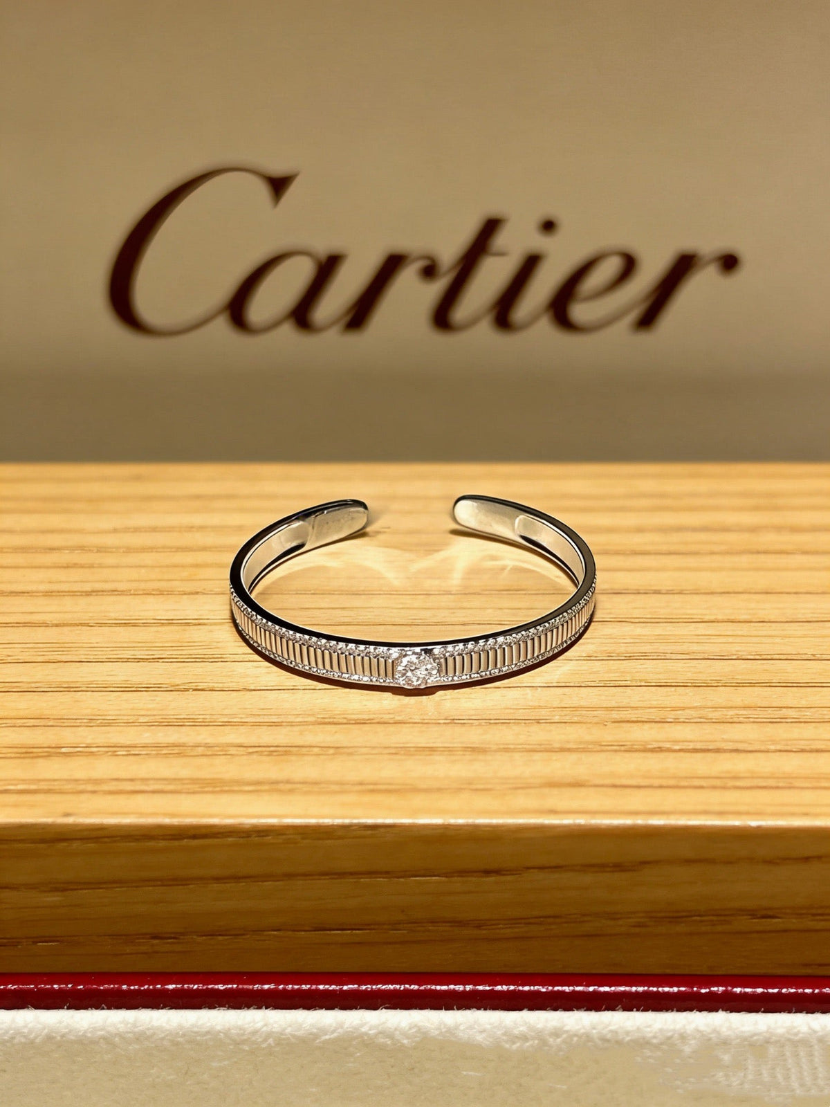 Martin Graham bracelet in polished metal-tone – side detail