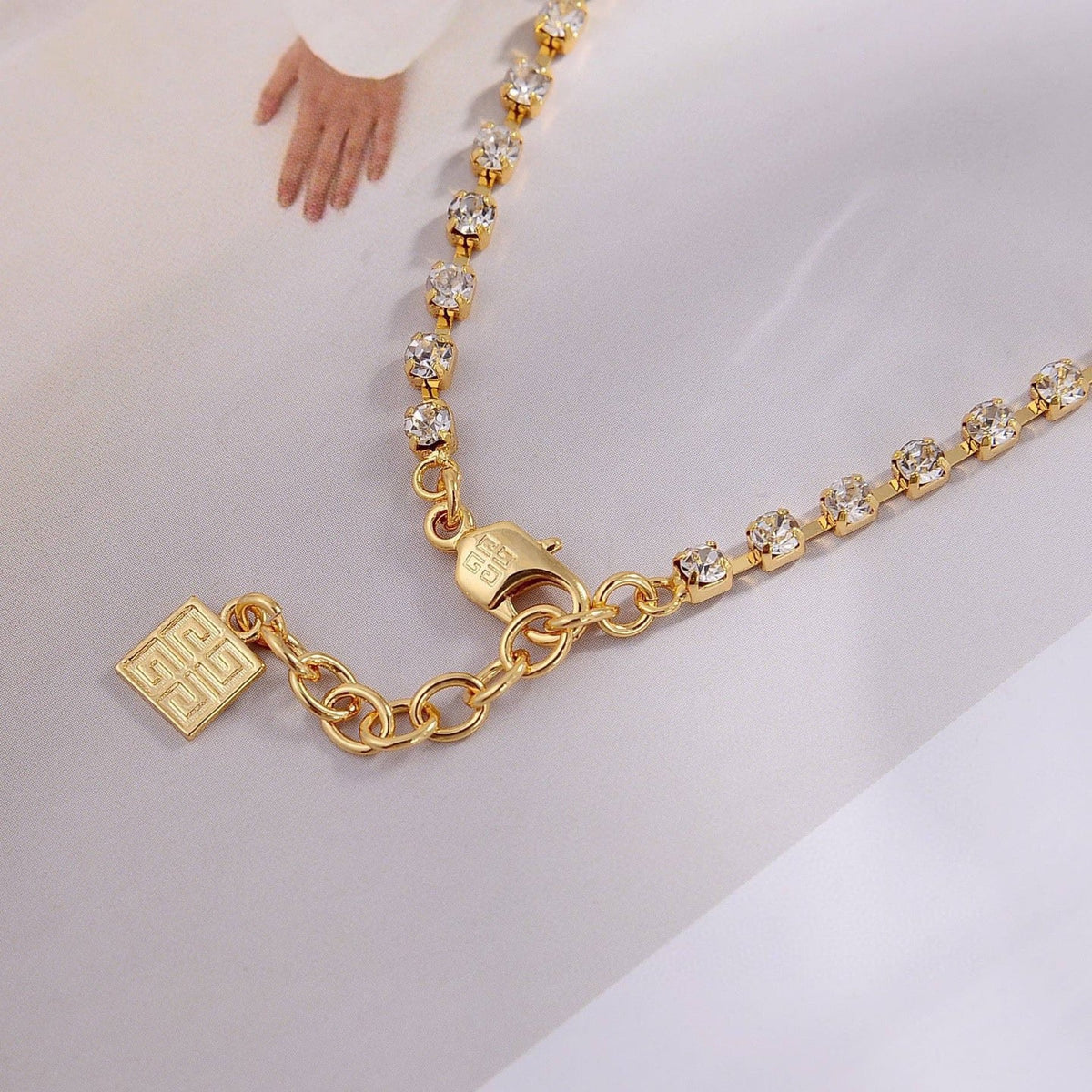 Martin Graham jewelry set in polished metal-tone – side detail