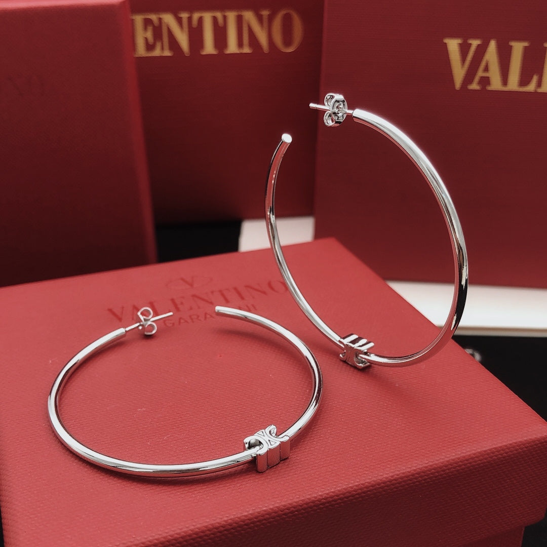 Martin Graham earrings in polished metal-tone – side detail
