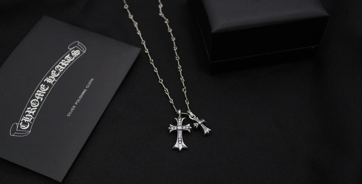 Martin Graham pendant necklace in polished metal-tone – side detail