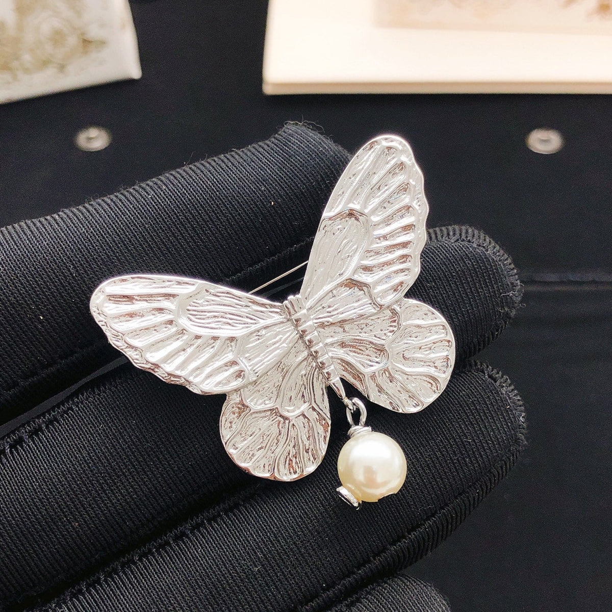 Martin Graham brooch in polished metal-tone – side detail