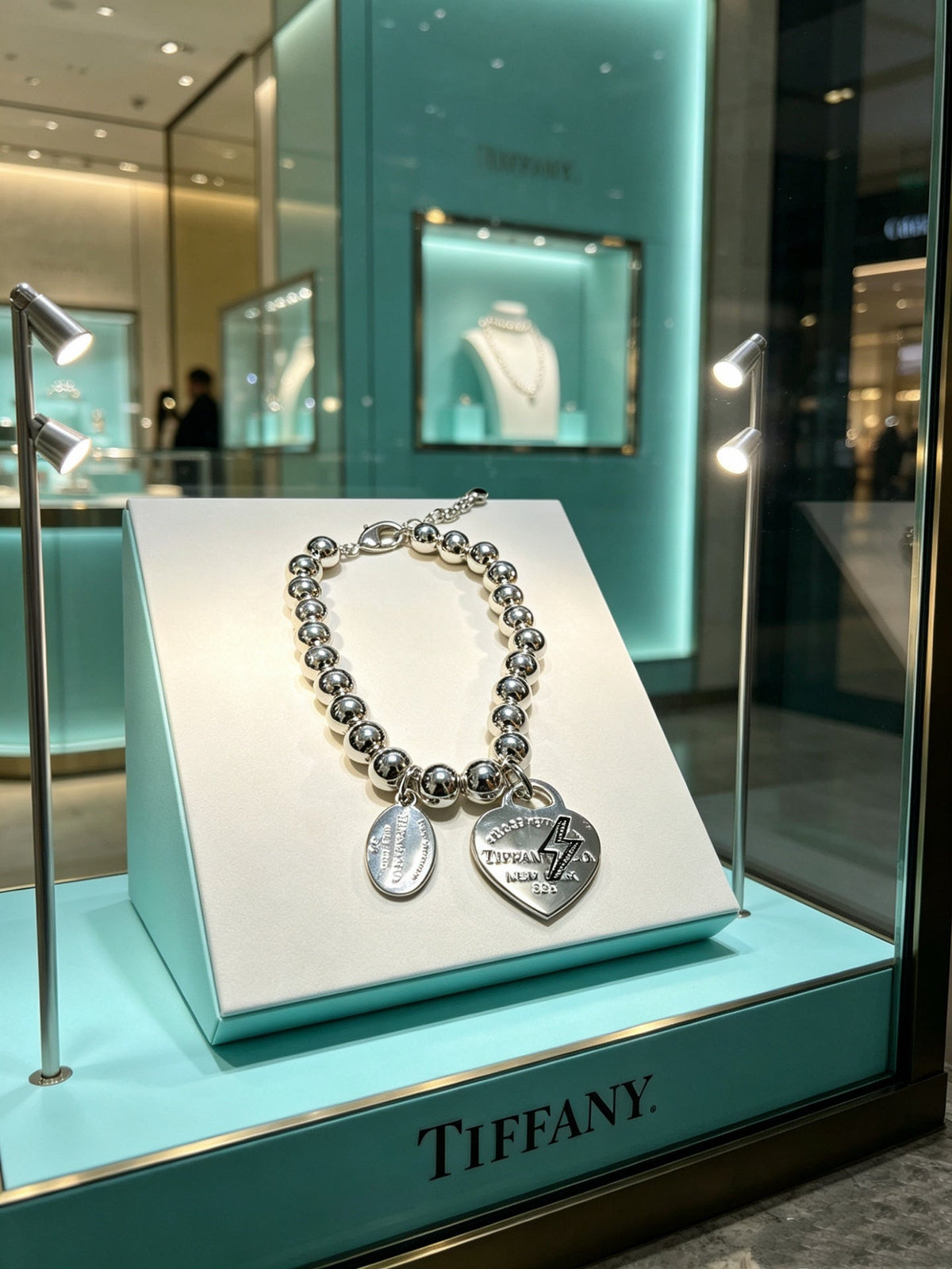 Martin Graham bracelet in polished metal-tone – side detail