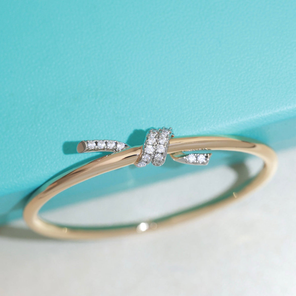 Martin Graham bangle in polished metal-tone – side detail