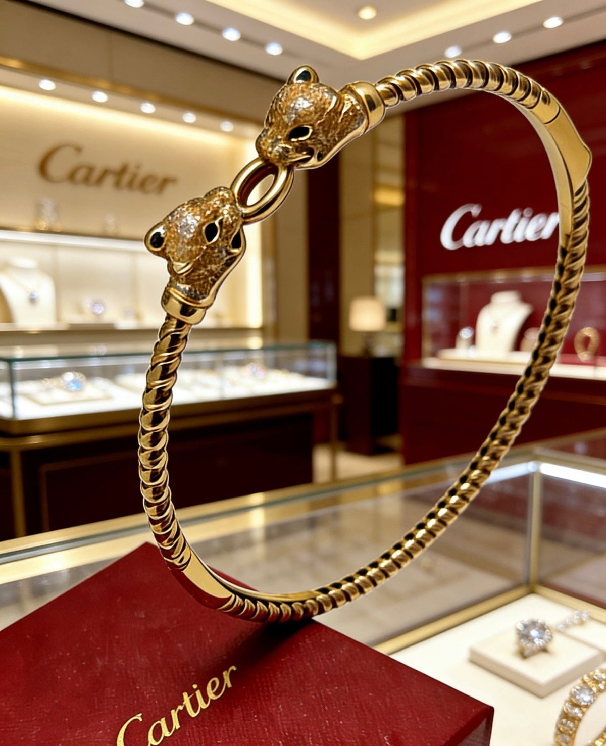 Martin Graham bracelet in polished metal-tone – side detail