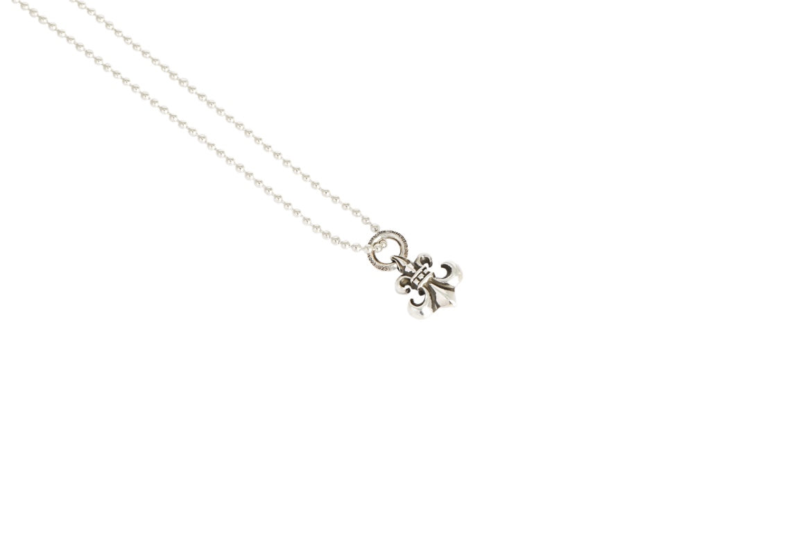 Martin Graham pendant in polished metal-tone – side detail