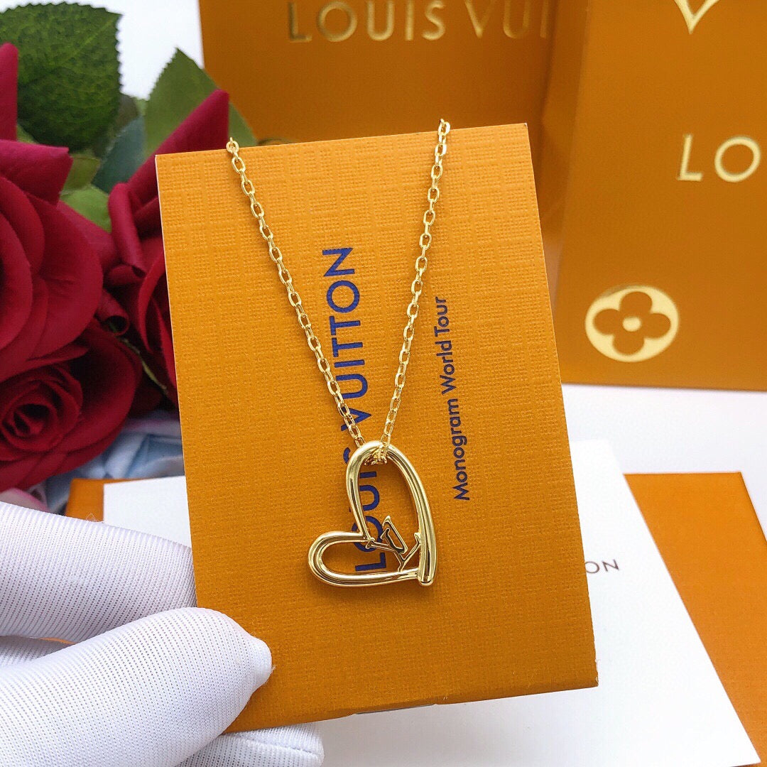 Heart Pendant Necklace in Gold-Tone – Design 004 side detail