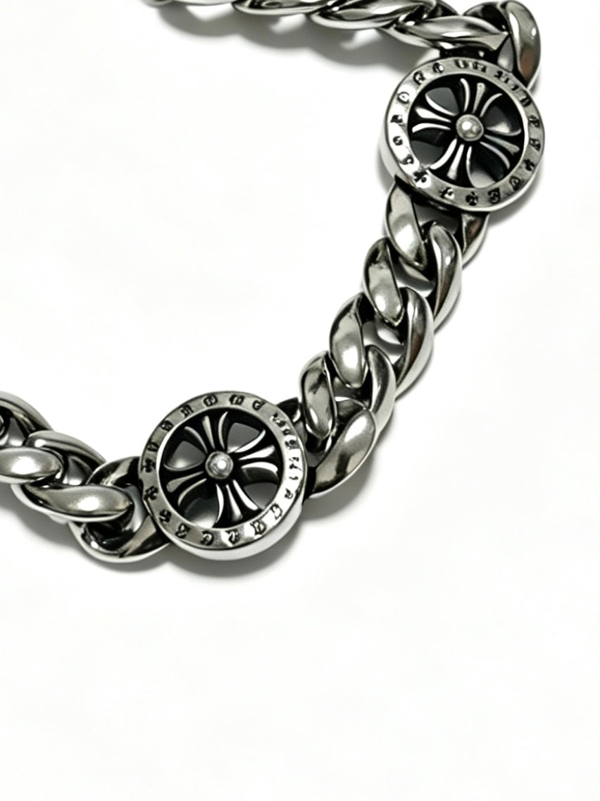Martin Graham bracelet in polished metal-tone – side detail