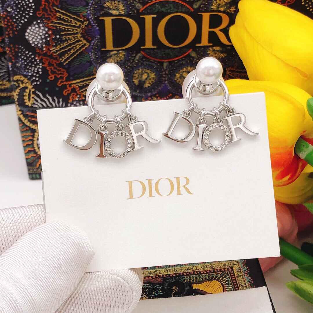 Martin Graham earrings in polished metal-tone – side detail