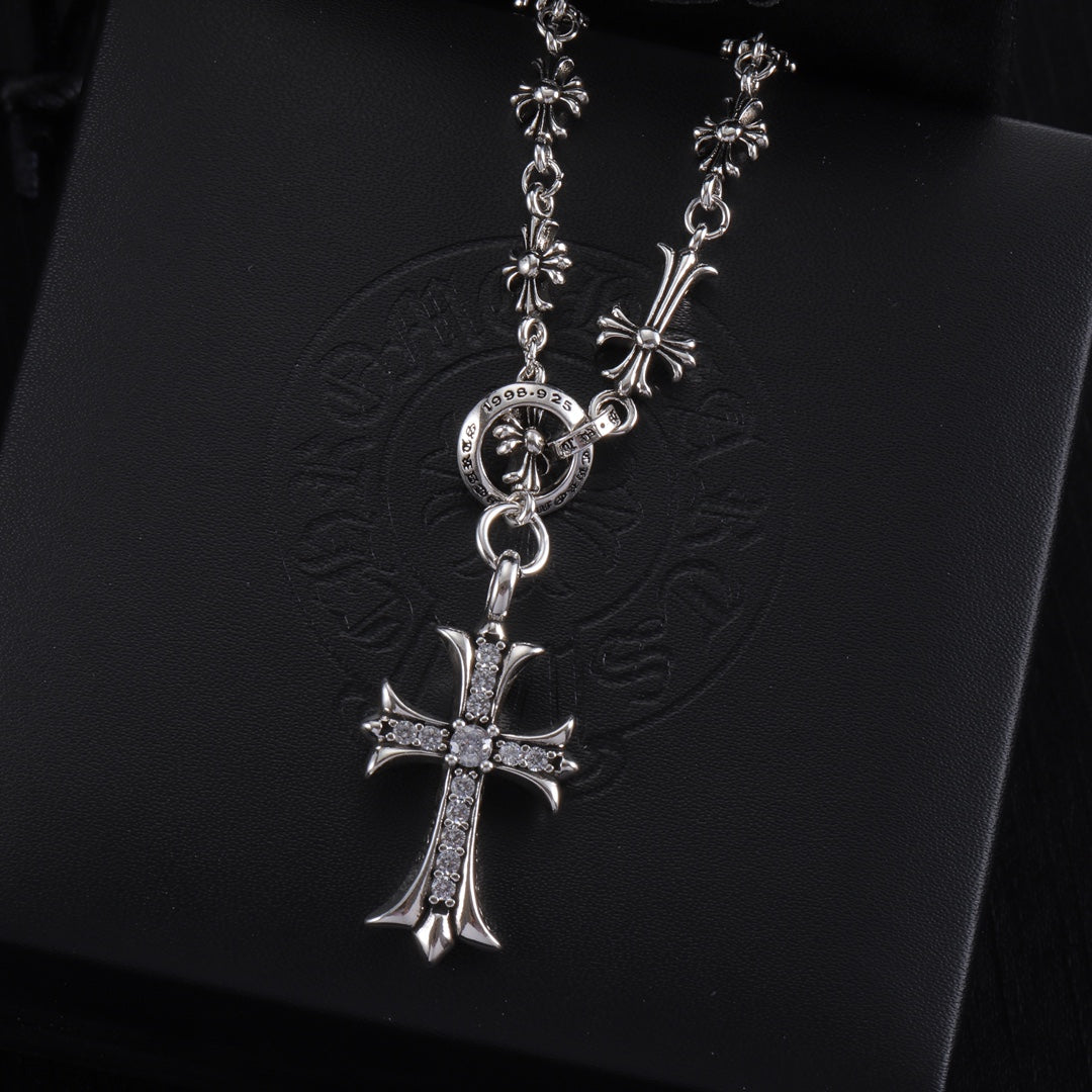 Martin Graham pendant necklace in polished metal-tone – side detail