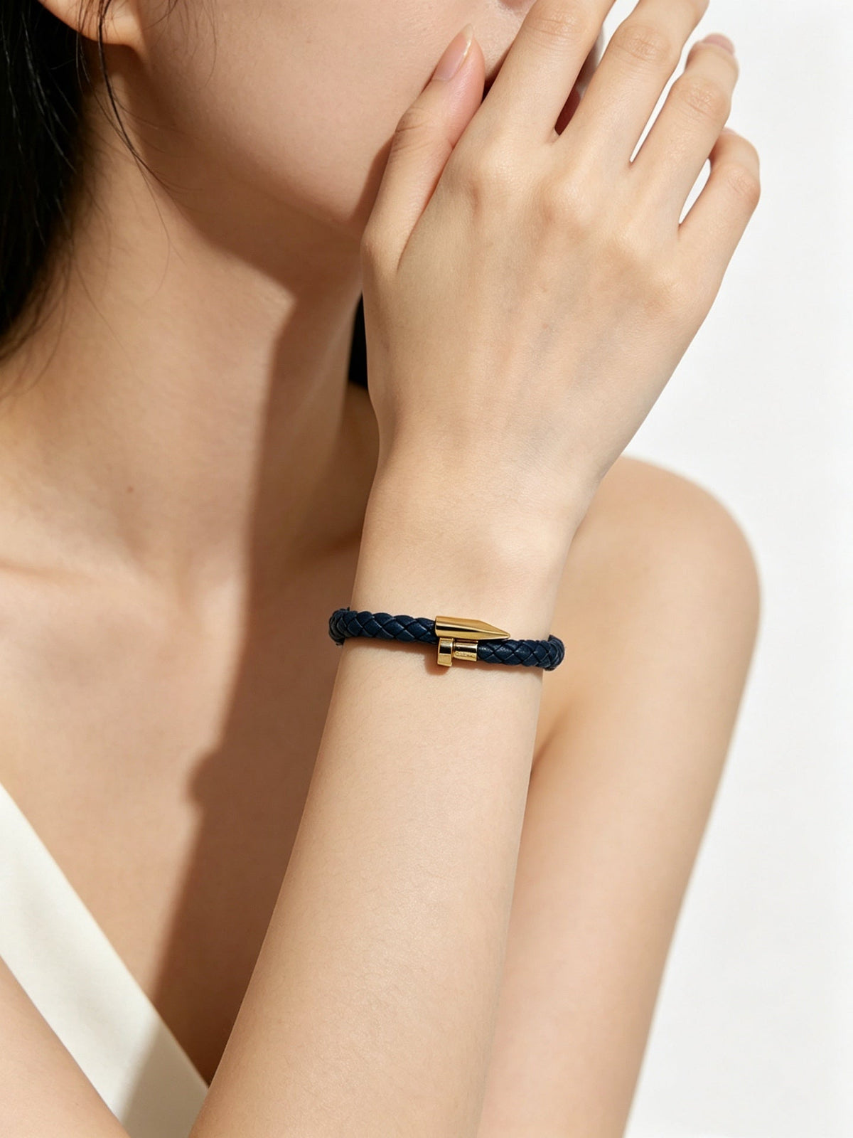 Martin Graham bracelet in polished metal-tone – side detail