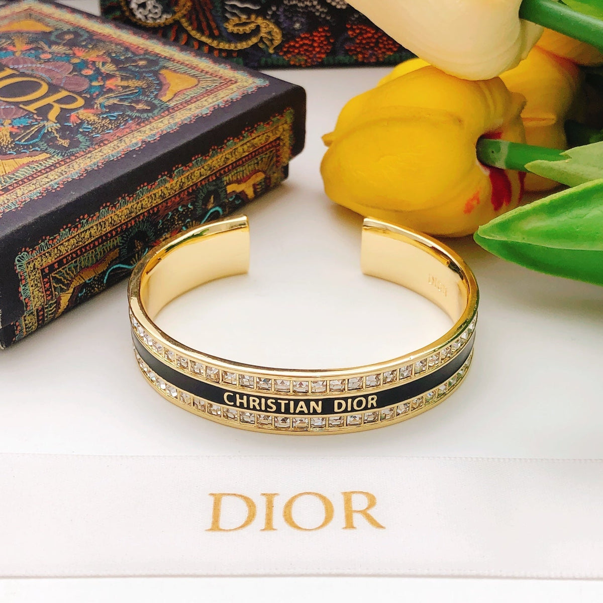Martin Graham bracelet in polished metal-tone – side detail