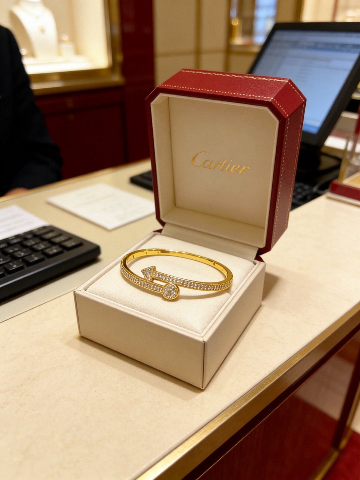 Martin Graham bracelet in polished metal-tone – side detail