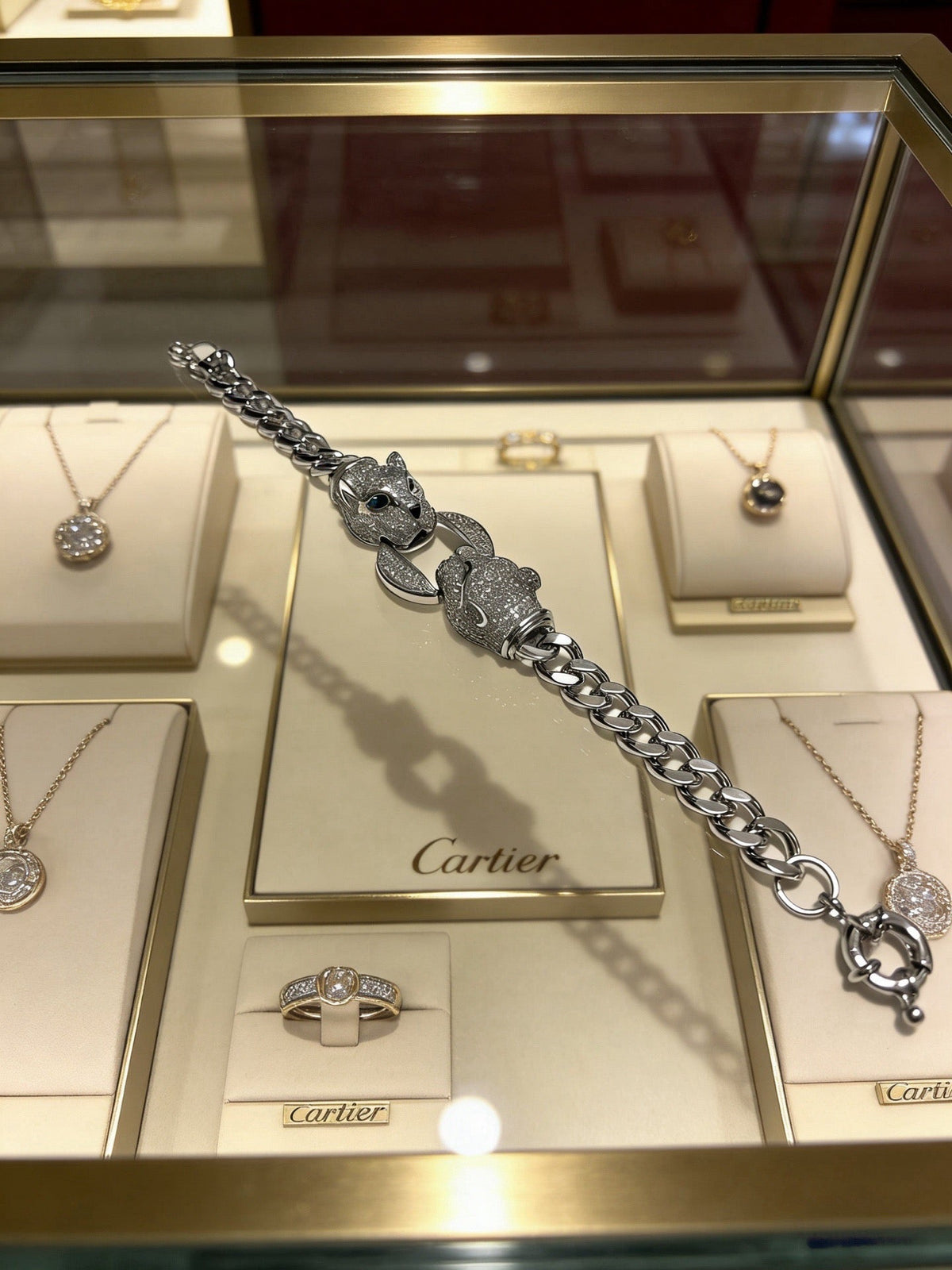 Martin Graham bracelet in polished metal-tone – side detail