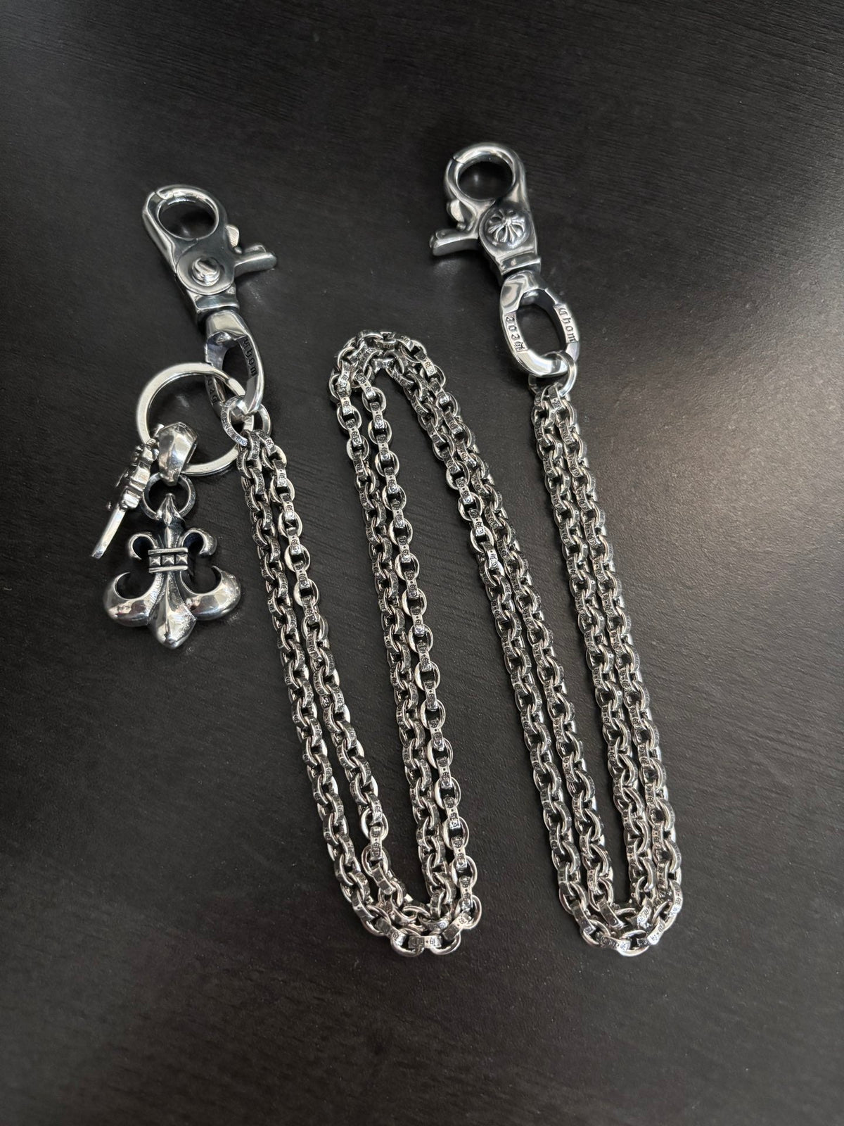 Martin Graham chain accessory in polished metal-tone – side detail